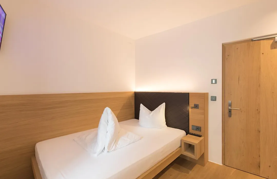 Belvenu Boutique Hotel-1